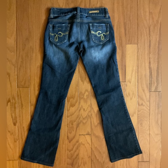 Guess Jeans Gorgeous Gold Threaded & Sequined Embroidered Zipper 🪰 Jeans! - Picture 6 of 10